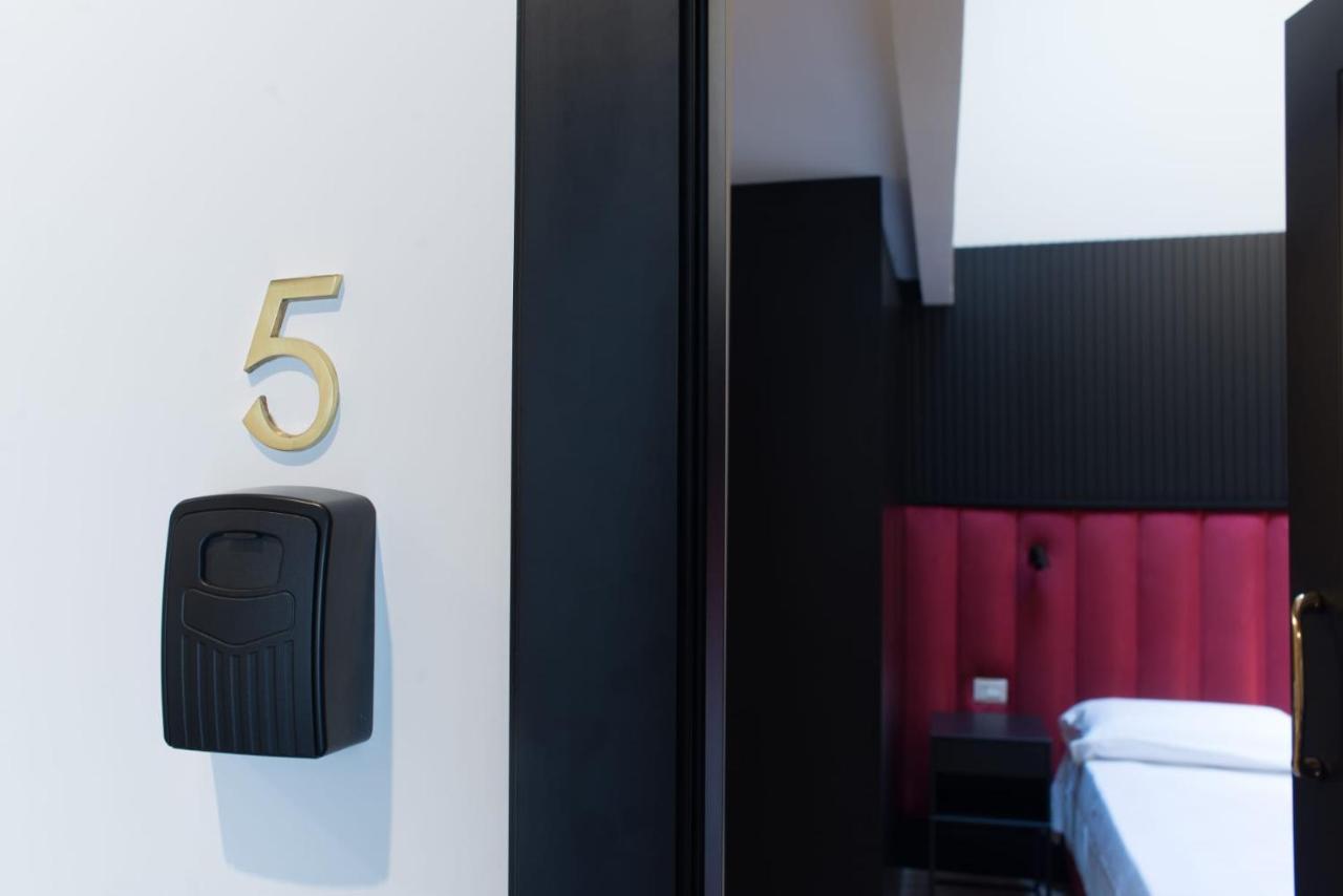 Fida Rooms Napoli Esterno foto