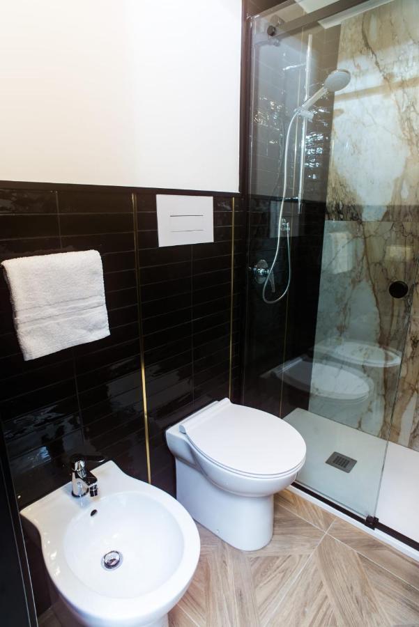 Fida Rooms Napoli Esterno foto