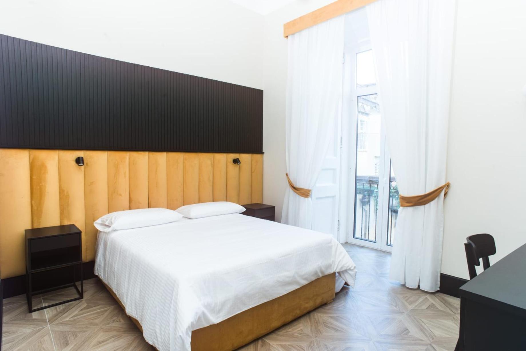Fida Rooms Napoli Esterno foto